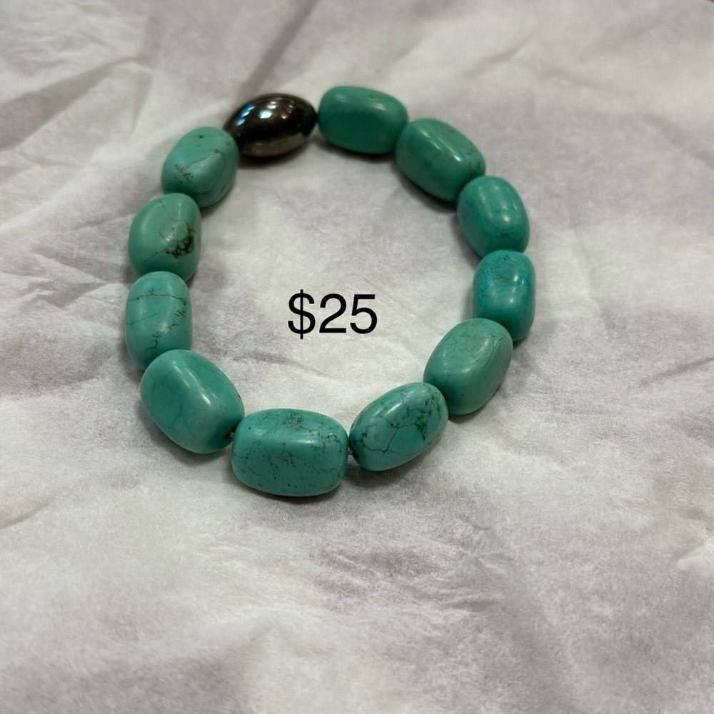 Chunky Blue Beaded Bracelet with Black Accent